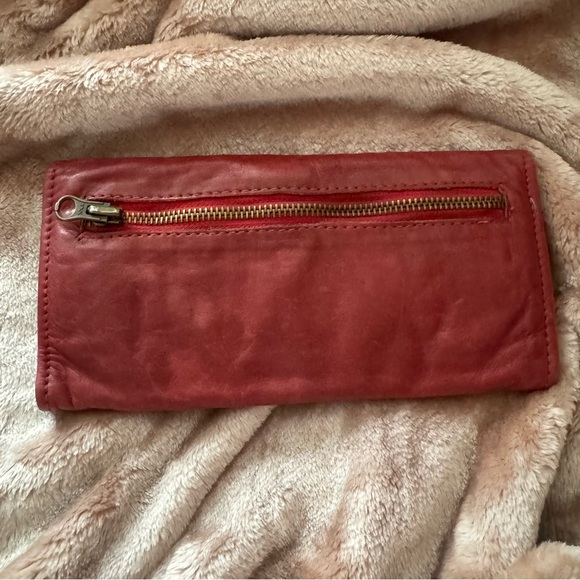 Viola Castellani Studded Red Leather Wallet - Picture 7 of 7